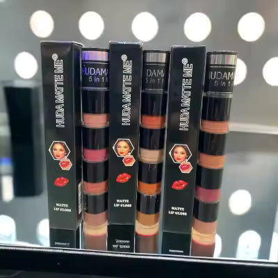 4 in 1 waterproof lip glose,matte glose, water proof glose, matte lipgloss, ong lasting water proof different shades